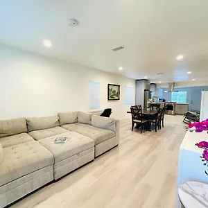 https://new-spacious-2br2ba-in-near-disneyland.topanaheimhotels.com